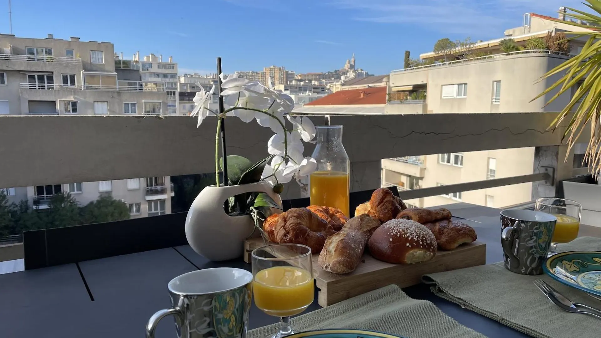 Appartement Spacieux - Vue Notre Dame De La Garde - Terrasse - Wifi Marseilles Frankrijk